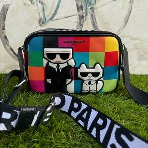 ONE DAY SALE✨

✨KARL LAGERFELD Paris maybelle camera crossbody bag ✨